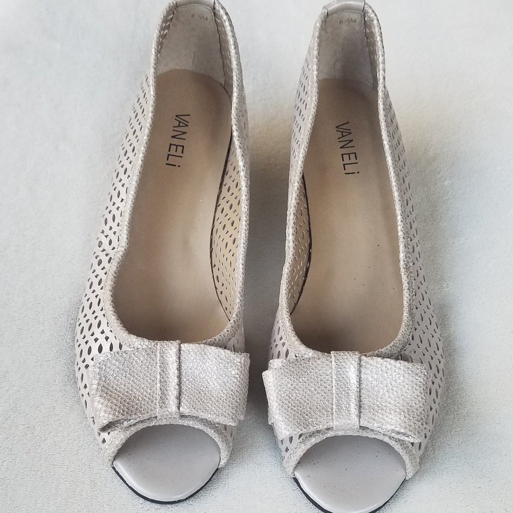 NWOT Vaneli Brinly Dress Shoe - Size 8.5M - Picture 1 of 7